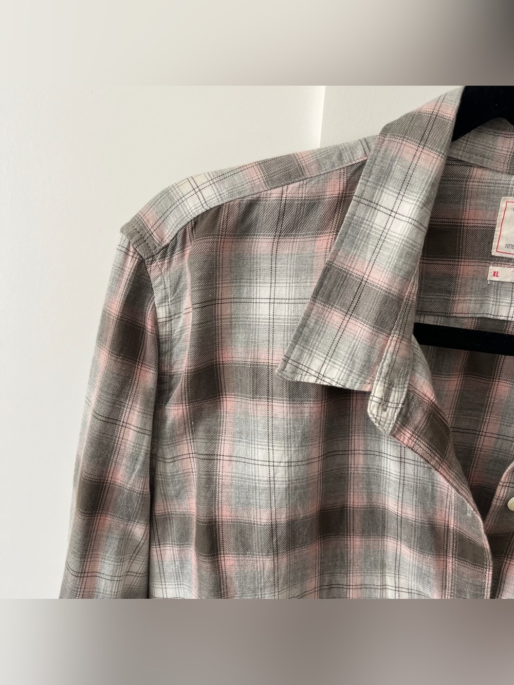 Gap The Fitted Boyfriend Plaid Button Down Shirt Gray Sz XL - Picture 3 of 16
